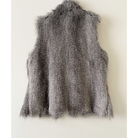 Calvin Klein Grey Faux Fur Vest -1x - Picture 6 of 8